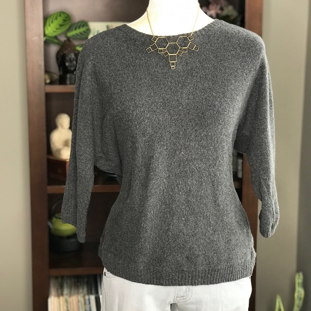 Hinge Sweater Gray Button Back Size Medium